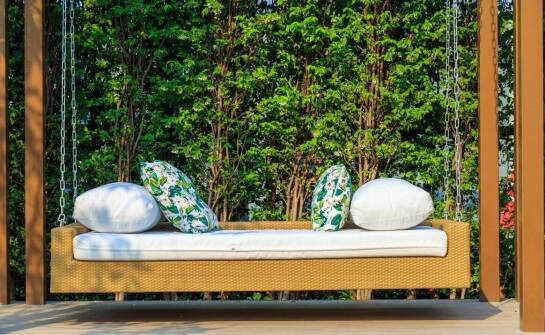 Nowoczesne ogrody a sztuka: jak projektanci łączą te dwa światy?