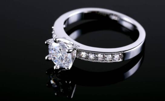 Czy warto inwestować w pierścionki z laboratoryjnym diamentem jako pamiątkę rodzinną?