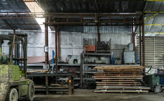 Nowoczesne technologie w tartaku we Wrocławiu – jak wpływają na produktywność?