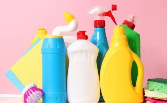 Kluczowe zalety hurtowego zakupu artykułów do sprzątania