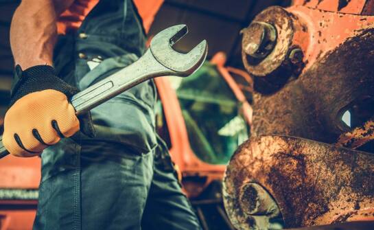 Jakie są najczęstsze przyczyny awarii wciągarek i jak je naprawić?