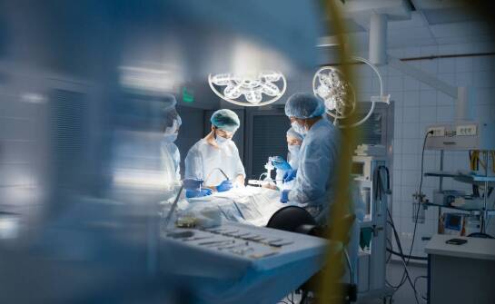 Ewolucja plastycznej chirurgii: jakie zmiany przyniosły ostatnie lata?