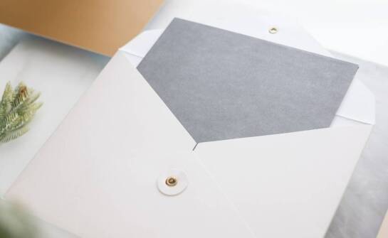 Jakie zalety mają zaproszenia z nadrukiem przy organizacji wydarzeń firmowych?