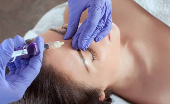 Mezoterapia igłowa – jak wspiera regenerację skóry?