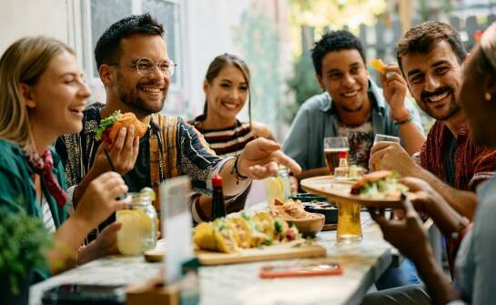 Ekologiczne korzyści wynikające z użycia toreb z nadrukiem w gastronomii