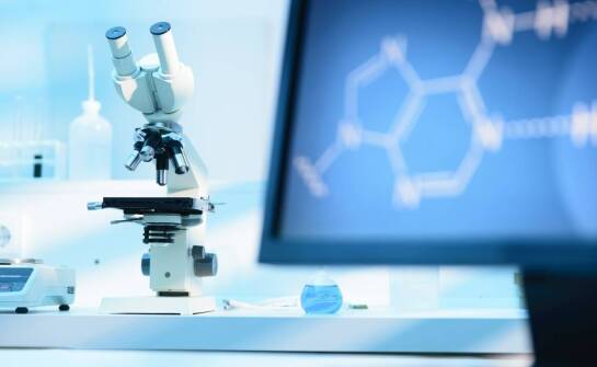 Jakie są różnice między pojedynczymi testami a kompleksowymi?