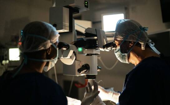 Nowoczesne metody przeszczepu włosów w estetycznej medycynie