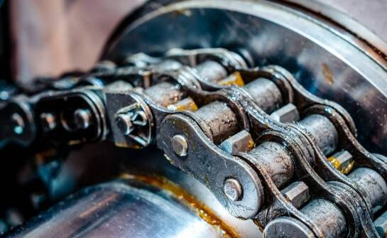 Rola nierdzewnych łańcuchów w zapewnieniu bezpieczeństwa w magazynach