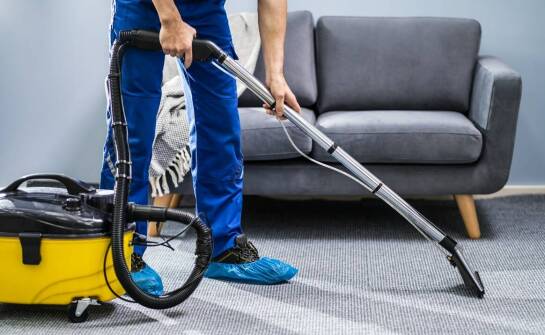 Jakie techniki czyszczenia wykładzin oferujemy w sektorze komercyjnym?