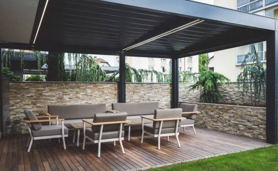 Pergole ogrodowe: jak podkreślić nowoczesny design w ogrodzie?