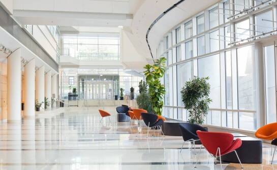 Jakie są najważniejsze aspekty planowania przestrzeni w przychodniach zdrowia?