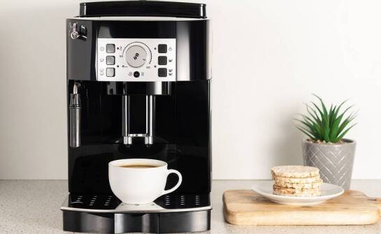 Zalety korzystania z doradczych usług przy wyborze ekspresu do kawy
