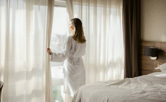 Jak hotelowe szlafroki mogą podkreślić luksusowy charakter obiektu?