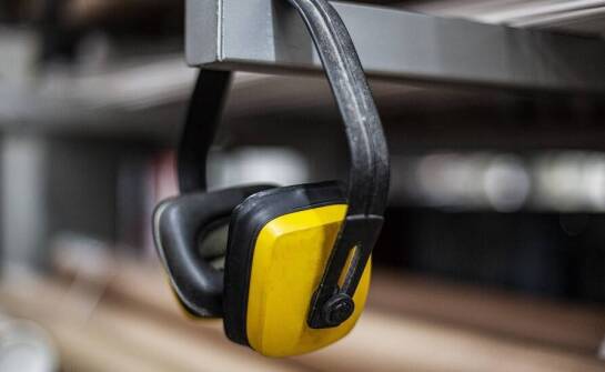 Wybór idealnego ochronnika słuchu dla przemysłowych pracowników