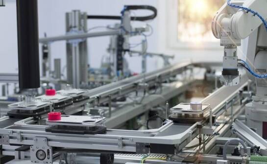 Wpływ nowoczesnych systemów sterowania na bezpieczeństwo pracy w przemyśle