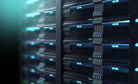 Jakie korzyści oferuje ESQ Server dla średnich i dużych przedsiębiorstw?