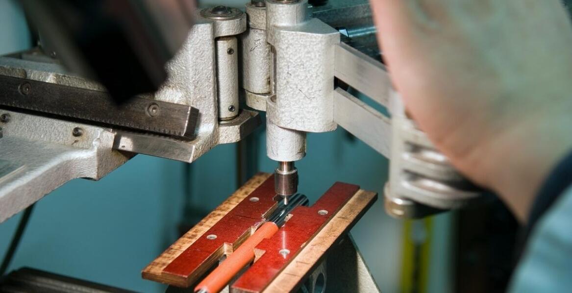 Jakie są najczęstsze błędy podczas użytkowania frezarek-kopiarek i jak ich unikać?