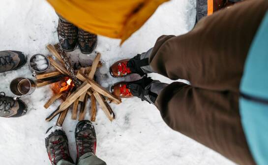 Regionalne smakołyki i ogniska podczas integracyjnych kuligów w Bieszczadach
