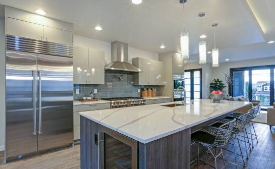 Wewnętrzne rolety: Jakie tkaniny najlepiej sprawdzą się w kuchni?