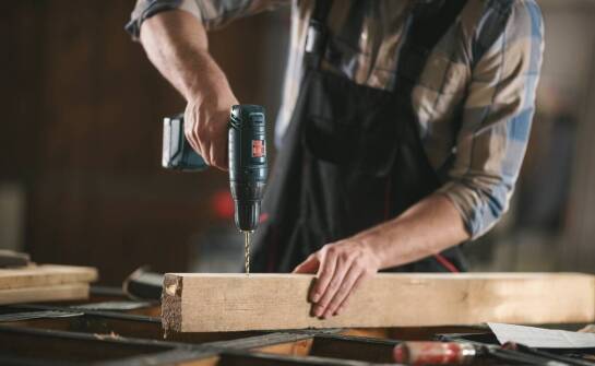 Jakie technologie zwiększają efektywność energetyczną wiertarek do drewna?