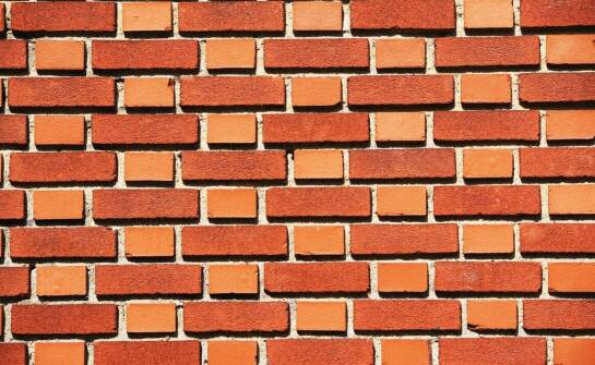 Jak klej do cegieł może zwiększyć estetykę budynku?