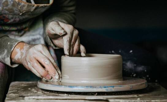 Rola ceramicznych warsztatów w odkrywaniu artystycznych talentów