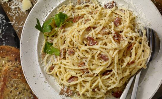 Organizacja rodzinnych przyjęć w atmosferze włoskiego biesiadowania