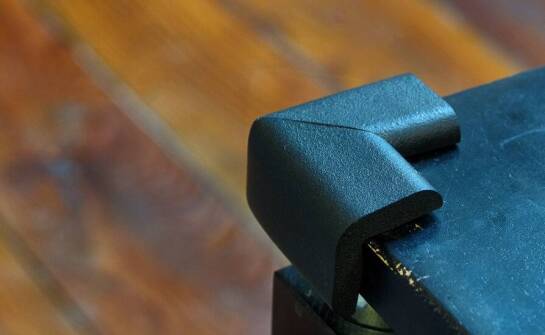 Zabezpieczające narożniki jako element podnoszący standardy bezpieczeństwa w branży meblowej