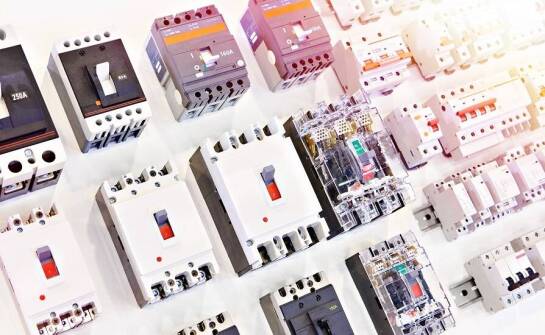 Automatyczne systemy do przełączania faz – klucz do efektywności energetycznej