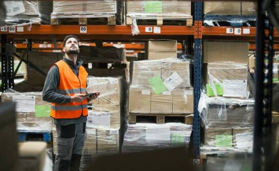 Jak efektywna logistyka przyczynia się do optymalizacji lepszej procesów magazynowych?