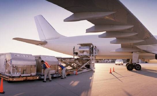 Czym jest lotniczy fracht i dlaczego warto go wybrać?