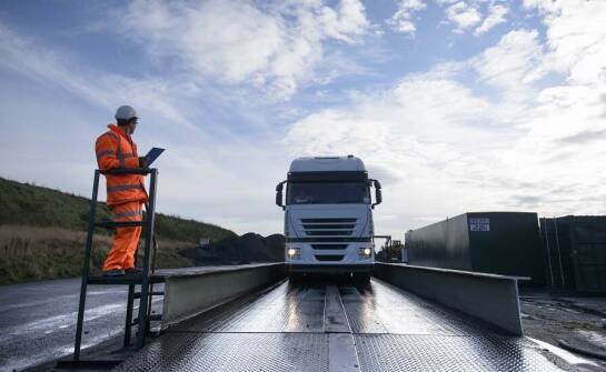 Samochodowe wagi – kluczowe zalety i zastosowania w drogowym transporcie