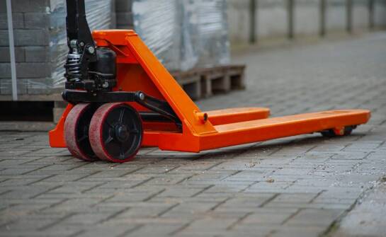 Pełne koła w platformowych wózkach: trwałość i odporność na uszkodzenia