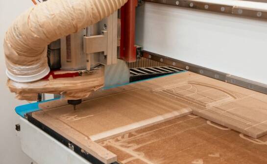 Jak zredukować hałas przy użyciu odciągów do wiórów?