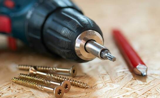 Kluczowe elementy skutecznego montażu warstwowych płyt