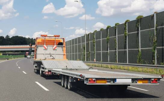 Jak wynajem autolawety redukuje koszty transportu firmowych pojazdów?