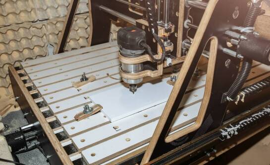 Innowacyjne rozwiązania w obrabiarkach CNC dla maszynowego przemysłu