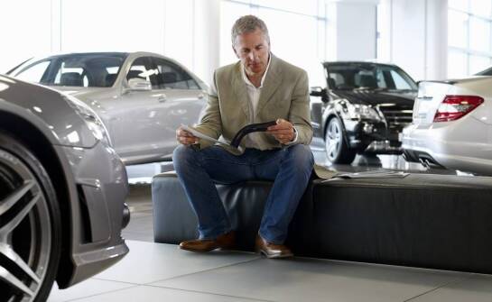 Jakie dodatkowe korzyści oferują dealerzy Mercedesa dla stałych klientów?