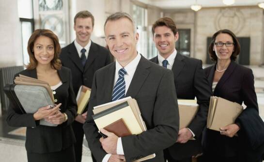 Jak prawnik pomaga w dochodzeniu roszczeń z tytułu naruszenia umowy?