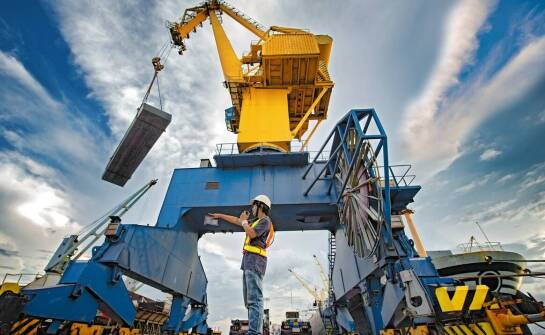 Rola kierownika budowy w realizacji projektów stalowych konstrukcji