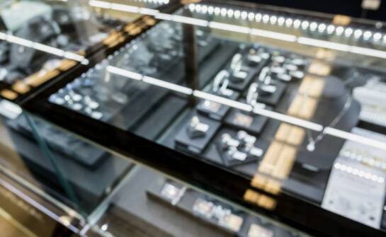 Jakie innowacyjne rozwiązania oferują współczesne robocze stacje dla złotników?