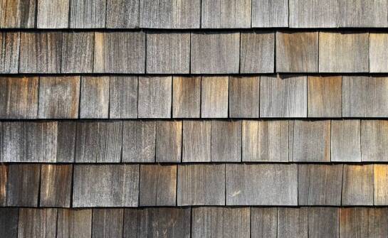 Wpływ systemu wentylacji na trwałość drewnianych dachowych pokryć