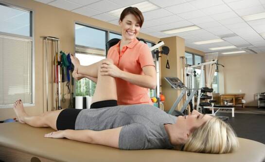 Korzyści ze sportowej fizjoterapii dla biegaczy: jak unikać kontuzji?