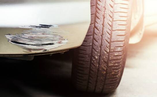 Kluczowe zalety wyboru używanego zderzaka do Twojego pojazdu