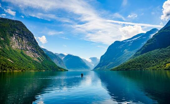 Jak wygląda kompleksowa obsługa spływów kajakowych na rzece Kośnie?