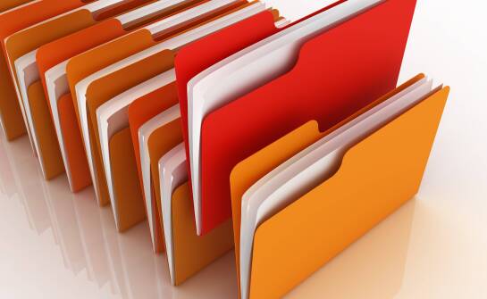 Jak dobrać odpowiednie teczki z logo firmy na dokumenty do potrzeb klienta?