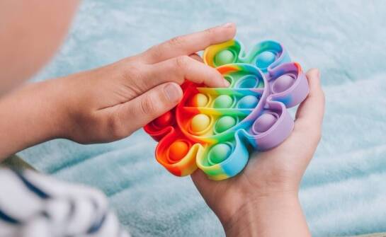 Zastosowanie gumowych artykułów w opiece nad dziećmi: bezpieczeństwo i komfort