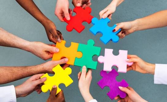 Jak integracja różnorodnych stylów poznawczych wpływa na budowanie zespołu?