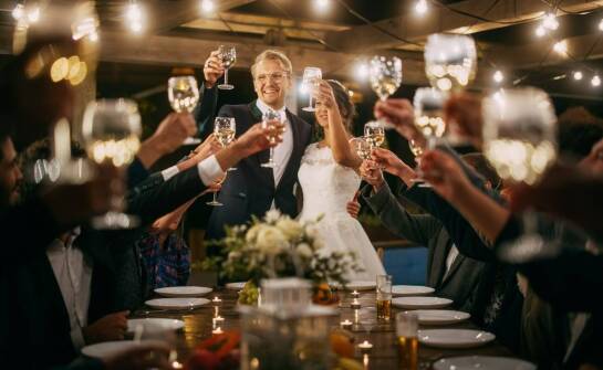 Poradnik wyboru win na wesela – jak trafić w gusta gości?