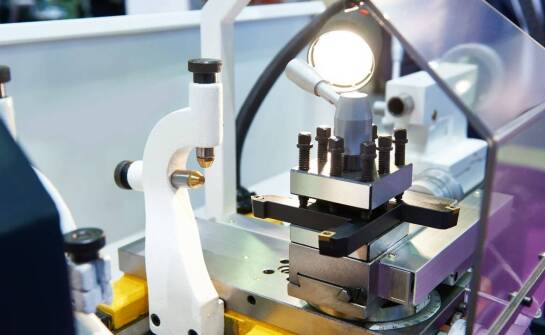 Kluczowe aspekty serwisowania tokarskich głowic dla optymalnej pracy obrabiarek